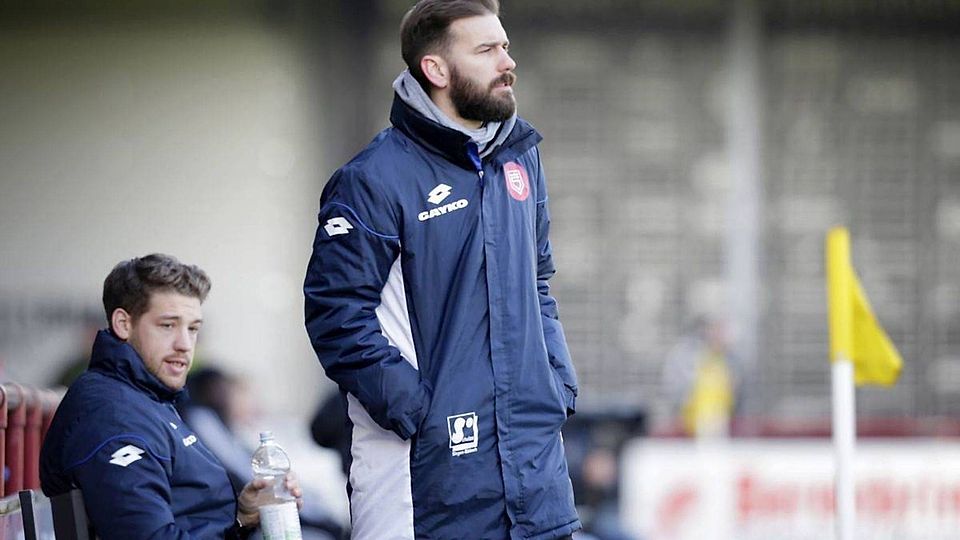 Thorsten Seibert, hier noch an der Seitenlinie der Sportfreunde Siegen, wird in der nächsten Saison Trainer beim SV Ottfingen.