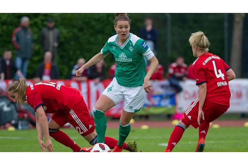 Zurück zu den Wurzeln: Lisa Scholz (Mitte, hier für Werder in der Bundesliga gegen die Bayern. Foto: imago images/foto2press