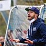 Kirchheimer SC gegen VfB Hallbergmoos: Trainer Steven Toy am Seitenrand.