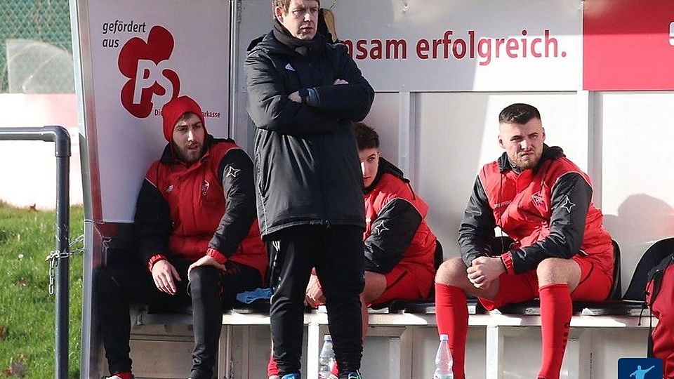 Volker Hansen (Mitte) und Giesenkirchen hören vorzeitig auf. 