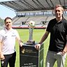 Mike Terranova (links) und Christoph Dabrowski würden dem Pokal am Samstag gerne wieder so nah kommen.