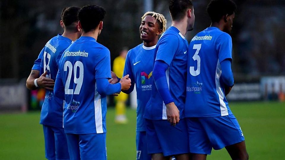 Rücken im Kampf um den Klassenerhalt zusammen: die Spieler des SV Gonsenheim. 	Foto: Kristina Schäfer (Archiv)