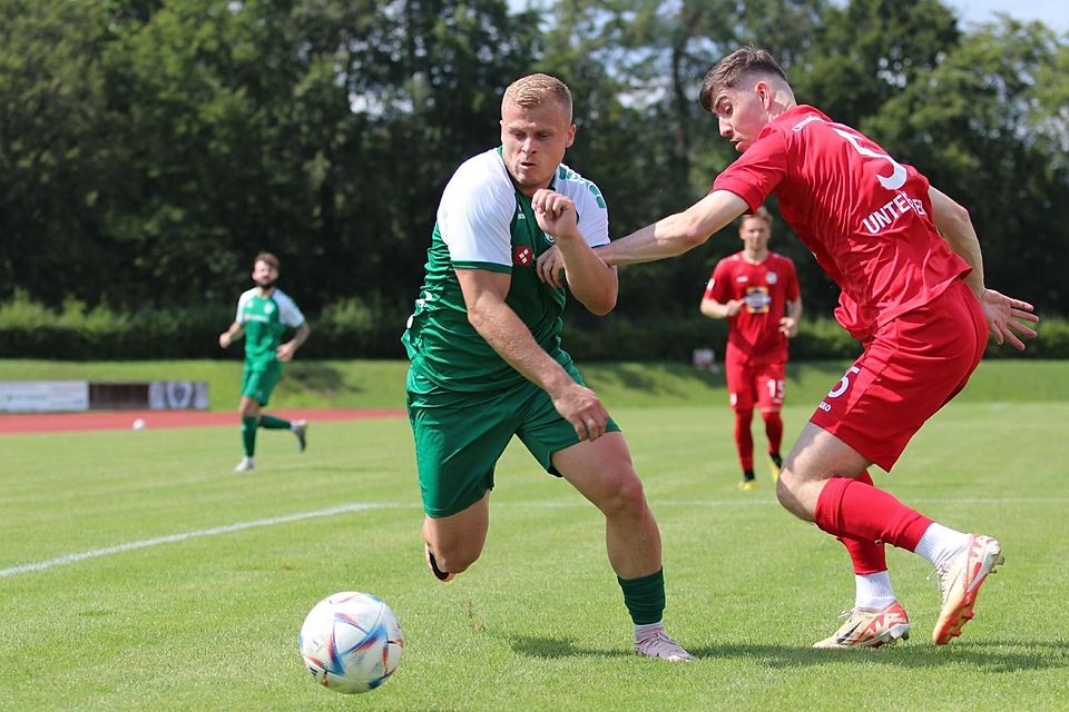 Ohne eigenen Treffer blieb TuS-Torjäger Belmin Idrizivoc, lieferte aber eine perfekte Flanke, die zum 1:0-Kopfballtor durch Sebastian Schrills führte und somit den Weg zum Sieg ebnete.