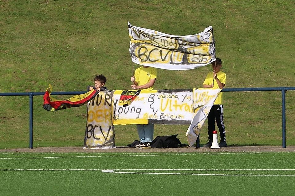 Müssen ihre Farben bald in der Kreisliga anfeuern: Die jungen Fans des BCV Glesch-Paffendorf.