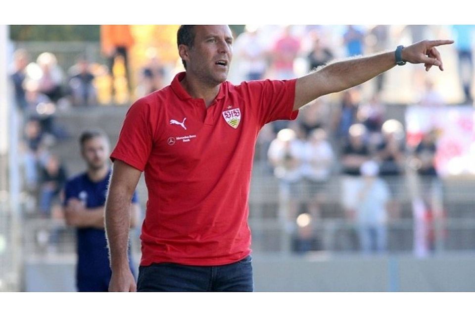 Trainer Marc Kienle tritt mit dem VfB Stuttgart II in der Tabelle weiter auf der Stelle. Gegen den FK Pirmasens reichte es erneut nicht für einen Sieg. Foto: Lommel