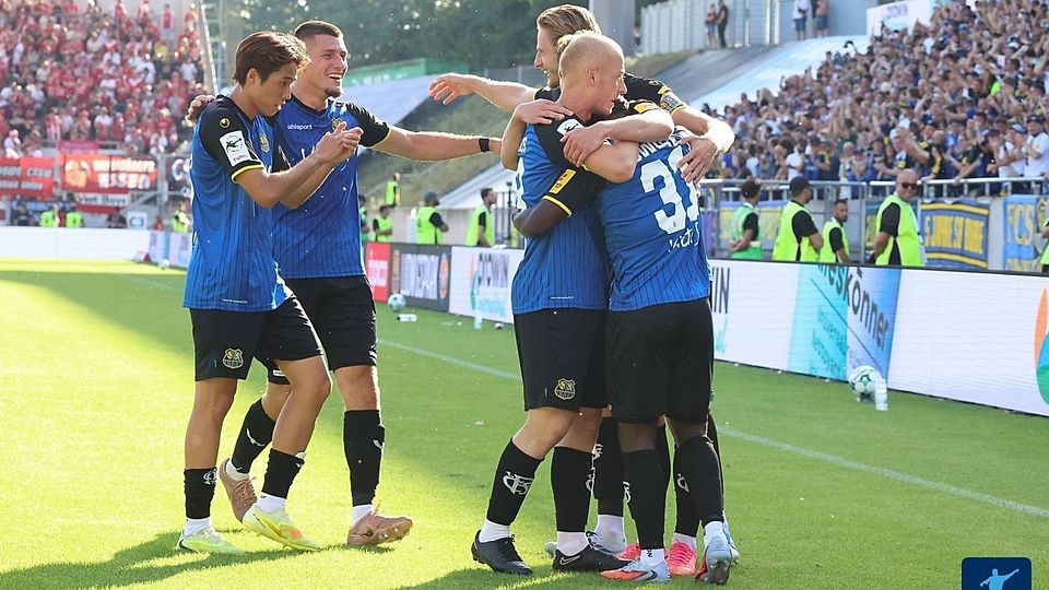 Der Jubel war groß nachdem der 1. FC Saarbrücken einen 0:2-Rückstand einen 5:2-Triumph gedreht hatte.