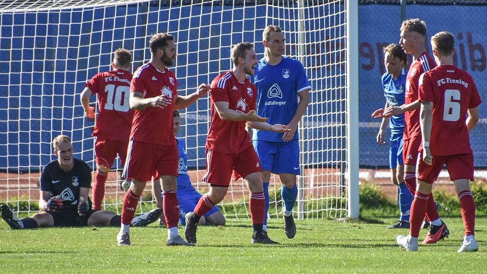 Der FC Finsing hat zurzeit viel zu bejubeln: Nach fünf Siegen aus fünf Spielen soll gegen Ampertal Nummer sechs folgen.