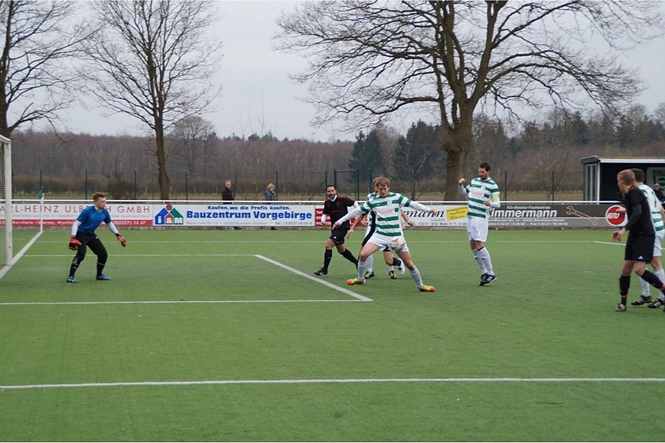 Szene aus dem Spiel SSV Merten II - VfL Meckenheim F: Bors