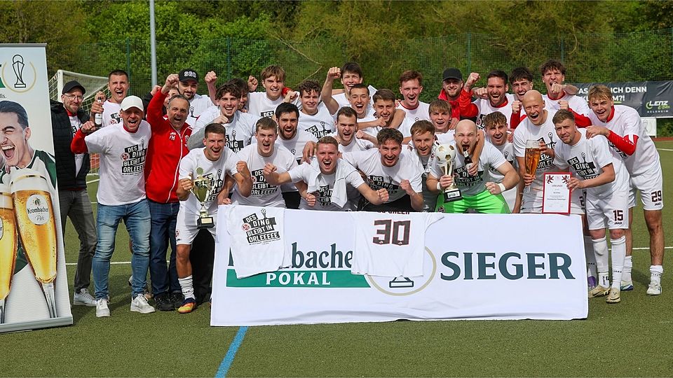 Das Team der SG Orlen darf nach 2025 den erneuten Pokalsieg bejubeln.