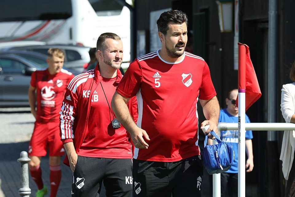Das Trainerduo des SV Rott: Frederique Casper (rechts) und Kevin Breuer.