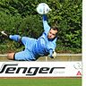 Spektakulär klärt in dieser Szene Ingelheims Torwart Fabian Brunner im Landesliga-Spiel gegen TSV Fortuna Billigheim-Ingenheim. Am Ende hieß es 1:1.	Foto: Thomas Schmidt