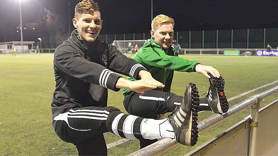 „Es ist irgendwie cool, mit dem eigenen Bruder Fußball zu spielen": Marco (links) und Pascal Werner Foto: Holom