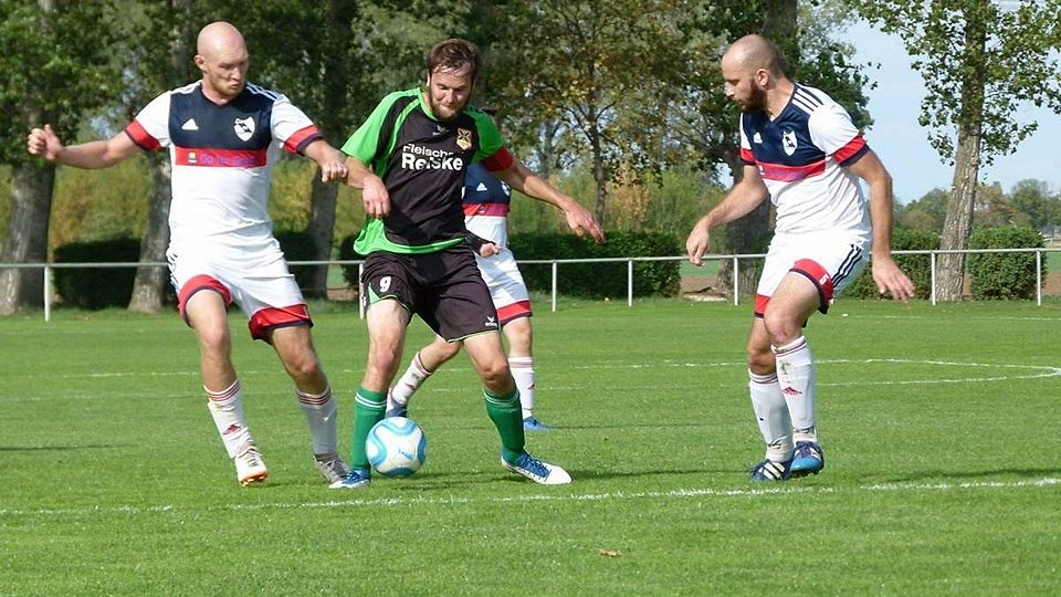 Mathias Koch (rechts im Bild) wird Baalberge langfristig fehlen.