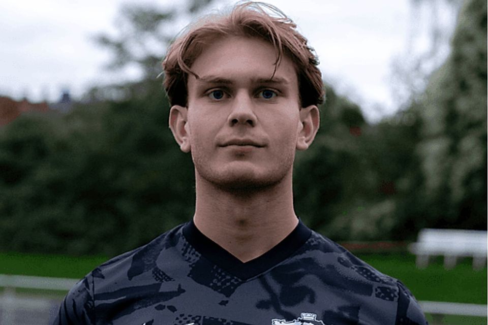 Das ist Ercan Akhan. Das ist Ercan Akhan.