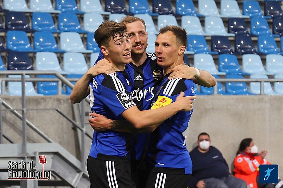 Timm Golley (Mitte) schoss beim 2:0-Sieg über den SV Meppen im Mai 2021 sein letztes Drittliga-Tor. Timm Golley (Mitte) schoss beim 2:0-Sieg über den SV Meppen im Mai 2021 sein letztes Drittliga-Tor.
