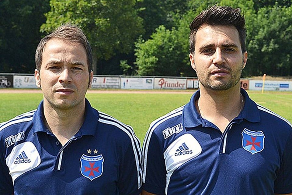 Die Cousins Christian (links) und Tobias Hechinger bleiben für zwei weitere Jahre beim FC Heitersheim. | Foto: Verein
