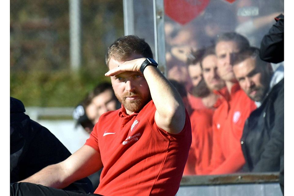 Hat die Entwicklung seiner jungen Mannschaft fest im Blick: Heimstettens Trainer Christoph Schmitt.  Gerald Förtsch