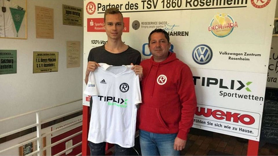 Michael Wallner (li.) kuriert gerade eine Kreuzbandverletzung aus. Foto: TSV 1860 Rosenheim