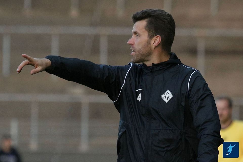 Jesco Neumann spricht im Podcast über den Sieg seiner Mannschaft gegen den SC St. Tönis. Jesco Neumann spricht im Podcast über den Sieg seiner Mannschaft gegen den SC St. Tönis.