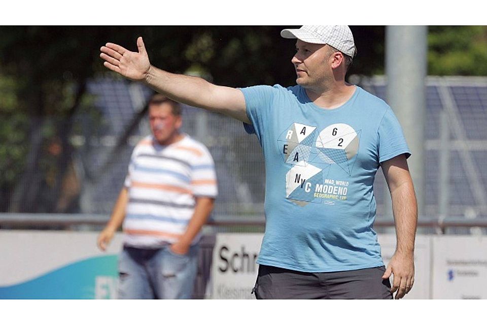 Hofft, seinen Kader aus dem Jugendbereich auffüllen zu können: Gau-Bickelheims Trainer Christian Stelzel.	Archivfoto: pa/Axel Schmitz