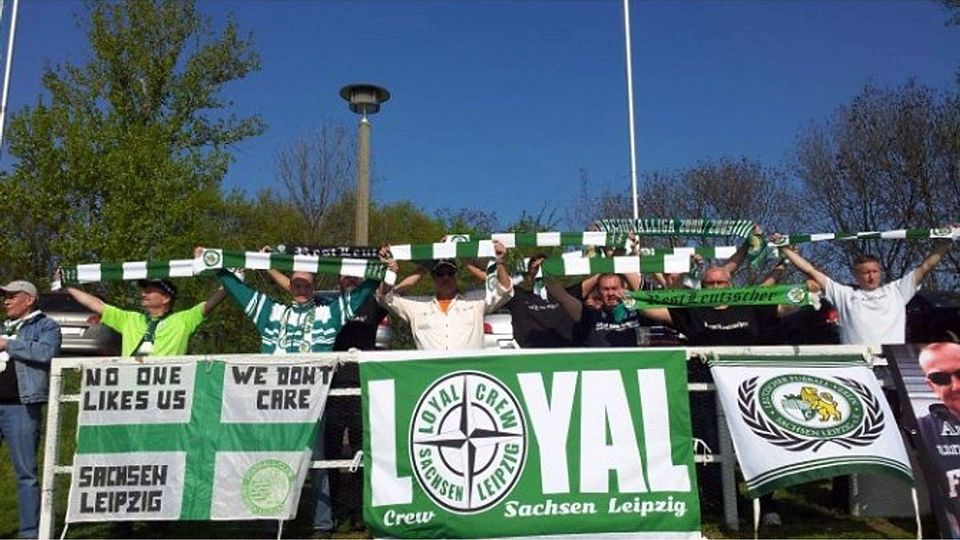 Echte Fan-Liebe kennt keine Liga: Auch in der 2. Kreisklasse kann der LFV Sachsen Leipzig auf seine treuen Anhänger zählen. F: Hildebrand