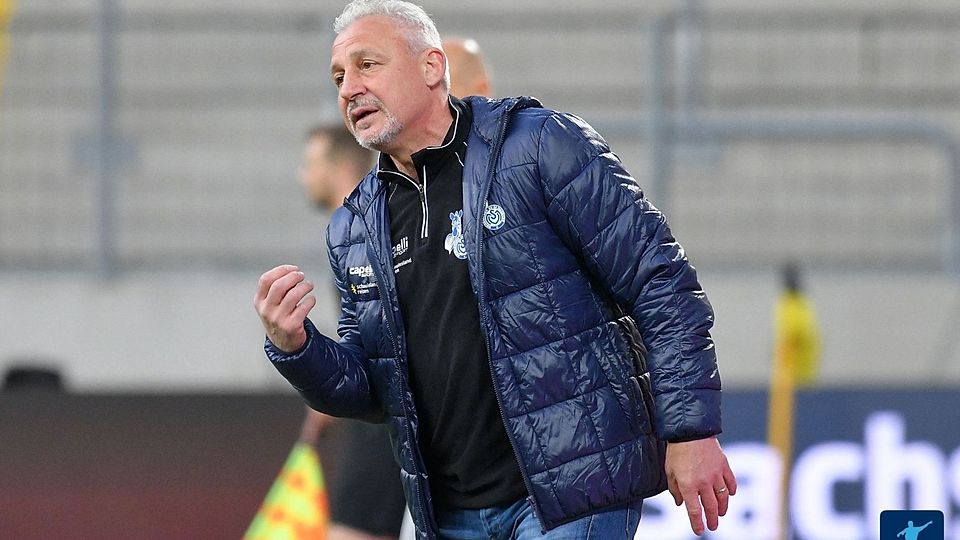 MSV-Trainer Pavel Dotchev erwartet eine schwierige Aufgabe gegen den FC Bayern München II.