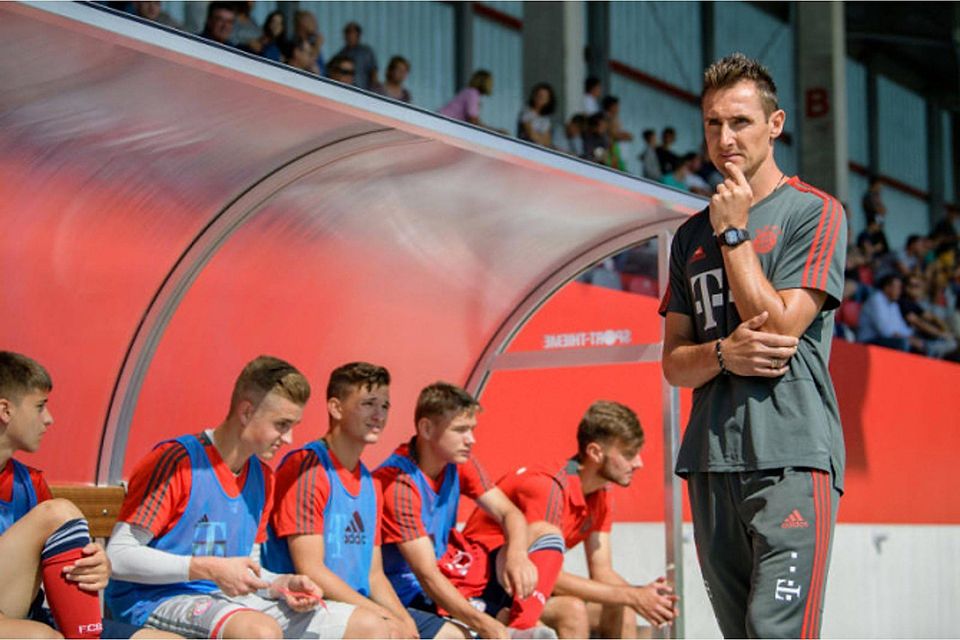 Miroslav Klose ist in seiner zweiten Saison Trainer der U17 beim FC Bayern München. dpa