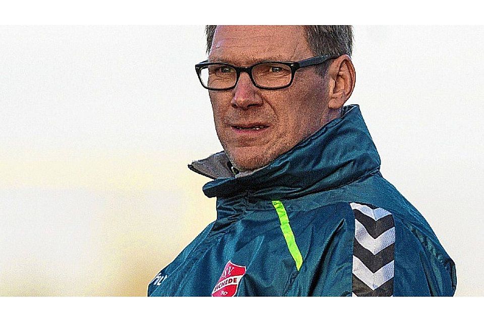 Auch mit Martin Steinbek als Interimslösung auf der Trainerbank wartet der SV Eichede weiter auf den zweiten Saisonsieg. Foto: König
