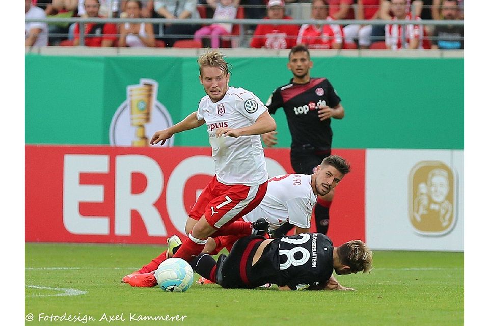Nach dem Pokalfight gegen Kaiserslautern trifft der HFC (in weiß) heute auf den BVB   F: Kammerer