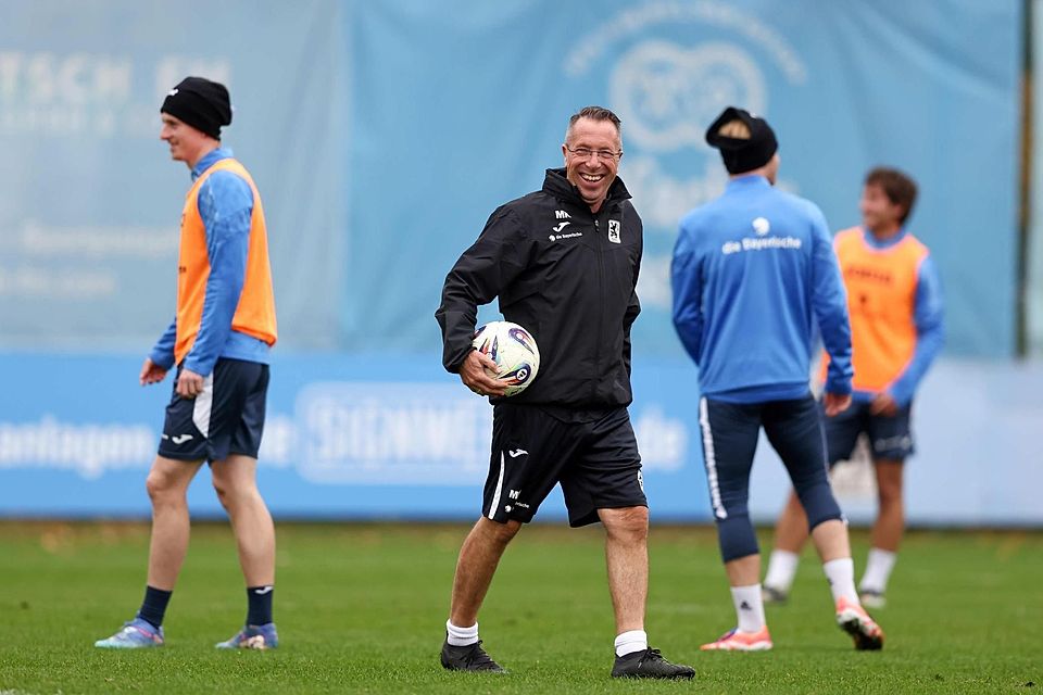 Löst er die Blockade in den Köpfen? Markus Kauczinski bei seinem ersten Training mit den 1860-Profis.