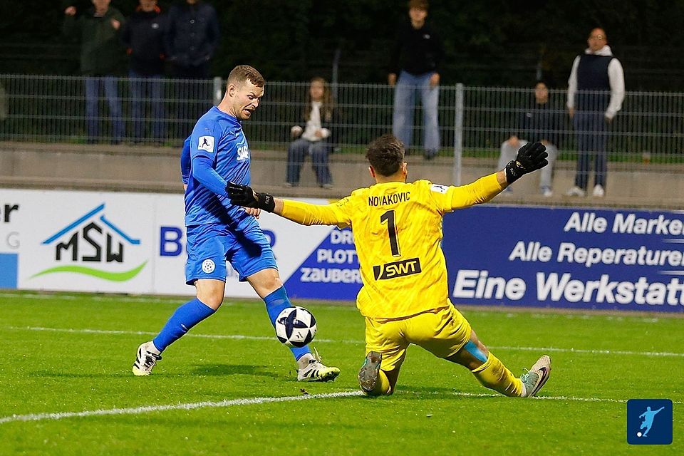 Walldorfs Kapitän Marcel Carl (l.) und der FCA müssen am Samstag nach Trier.