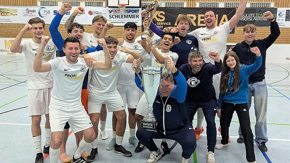 So sehen Sieger aus: Den Mustafa-Senel-Cup 2025 gewann die SG Eintracht Bad Kreuznach. 