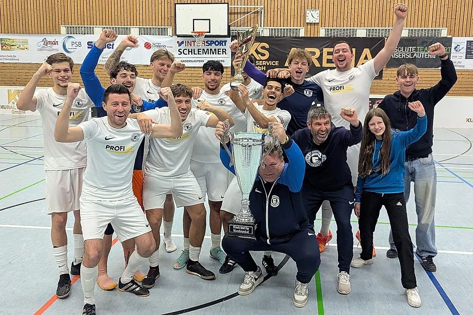 So sehen Sieger aus: Den Mustafa-Senel-Cup 2025 gewann die SG Eintracht Bad Kreuznach. 