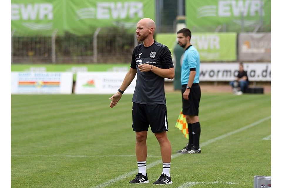 Demnächst häufiger an der Seitenlinie präsent: Co-Trainer Benny Früh vertritt in den kommenden Wochen den pausierenden Wormatia-Chefcoach Peter Tretter. Foto: Christine Dirigo/pakalski-press Demnächst häufiger an der Seitenlinie präsent: Co-Trainer Benny Früh vertritt in den kommenden Wochen den pausierenden Wormatia-Chefcoach Peter Tretter. Foto: Christine Dirigo/pakalski-press