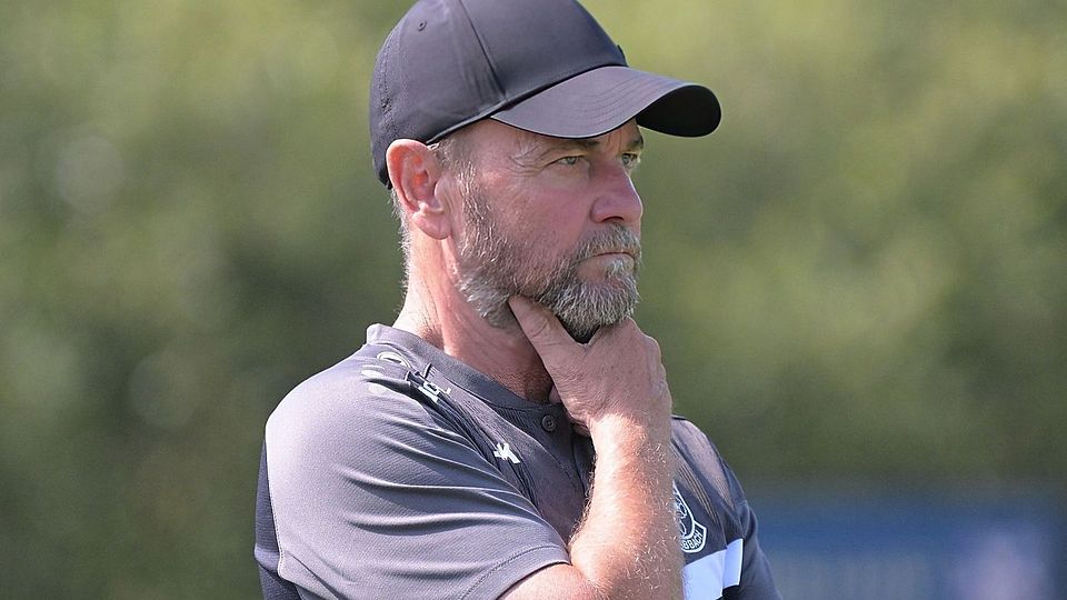 Wenzenbachs neuer Trainer Sepp Schuderer bekommt etliche neuverpflichtete Spieler an die Hand.