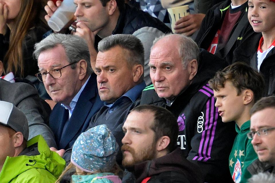 Die beiden verstehen sich: Haching-Boss Manfred Schwabl und Uli Hoeneß.