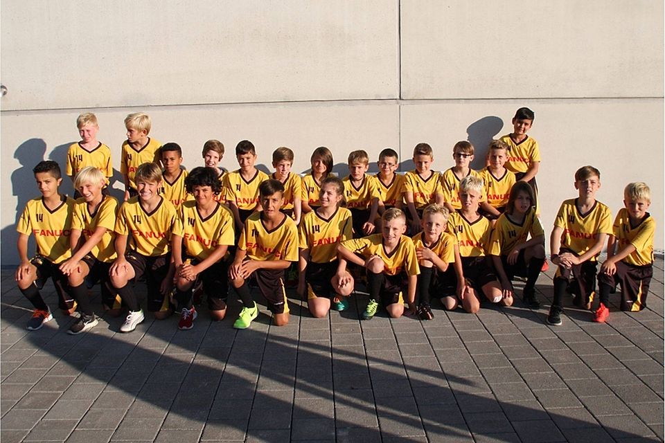 Die Einlaufkinder vom Spiel gegen die Würzburger Kickers. Foto: Lommel