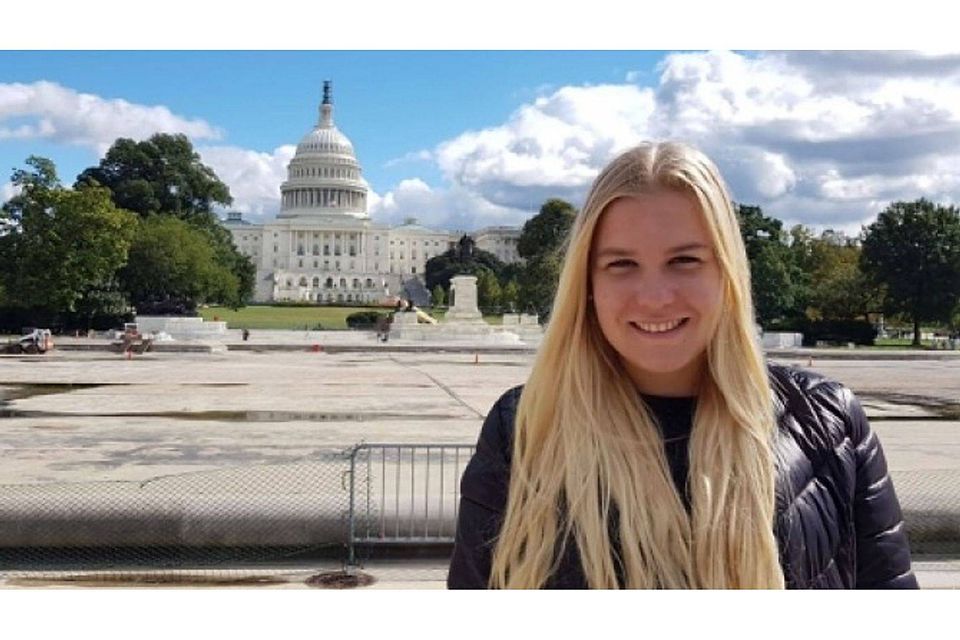 In der Hauptstadt der USA: Sophia Wortmann besucht bei einem Auswärtsspiel in Washington das Kapitol.
