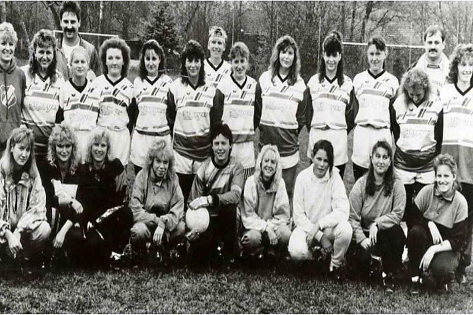 Auftakt einer Erfolgsgeschichte: Im November 1992 traten die RW-Frauen erstmals zu einem Freundschaftsspiel an. Bis die Mannschaft am Punktspielbetrieb teilnahm, vergingen vier weitere Jahre.
