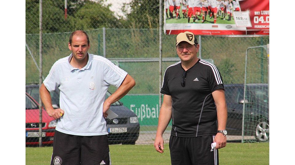 Trainerwechsel im Sommer: Dominik Herrmann (links) tritt in der kommenden Saison bei der TSG Solnhofen die Nachfolge von Franz Wokon (rechts) an. Beide kennen sich durch die gemeinsame Arbeit am DFB-Stützpunkt. F: Mühling