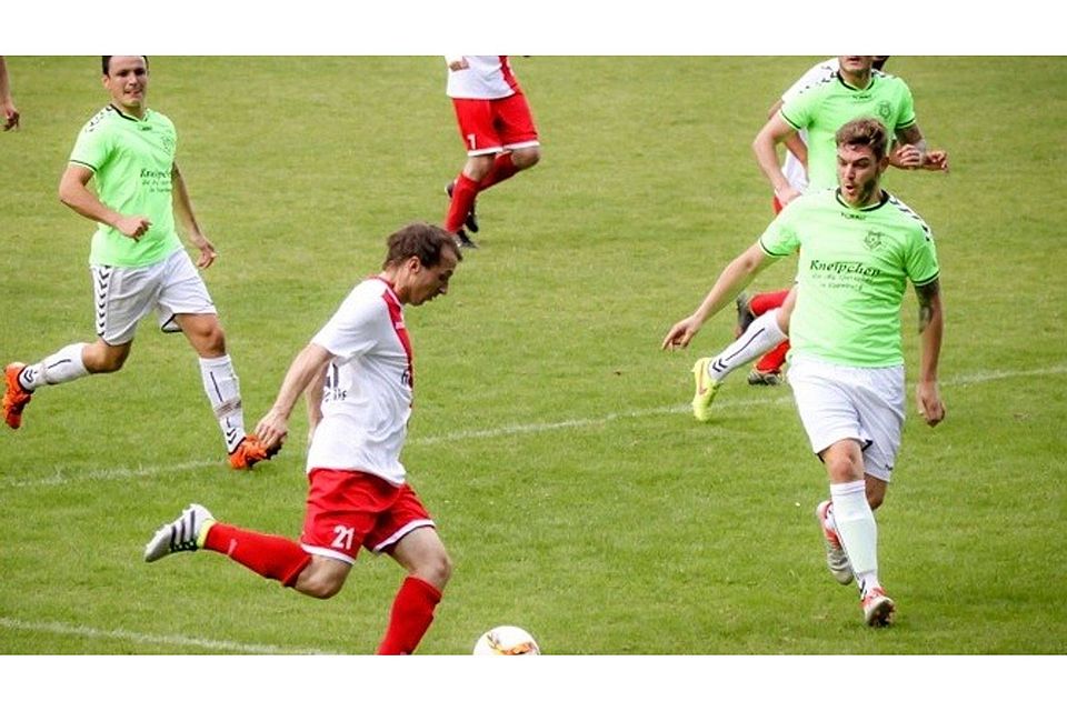 Ilsenburg (in grün) und Wernigerode runden am Sonntag den 1. Spieltag ab.                   F: Heymann