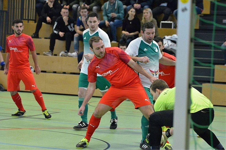 Im ersten Gruppenspiel bekam es der Titelverteidiger, SC Ettmannsdorf, mit dem SC Weinberg zu tun. Foto: Dominik Straub
