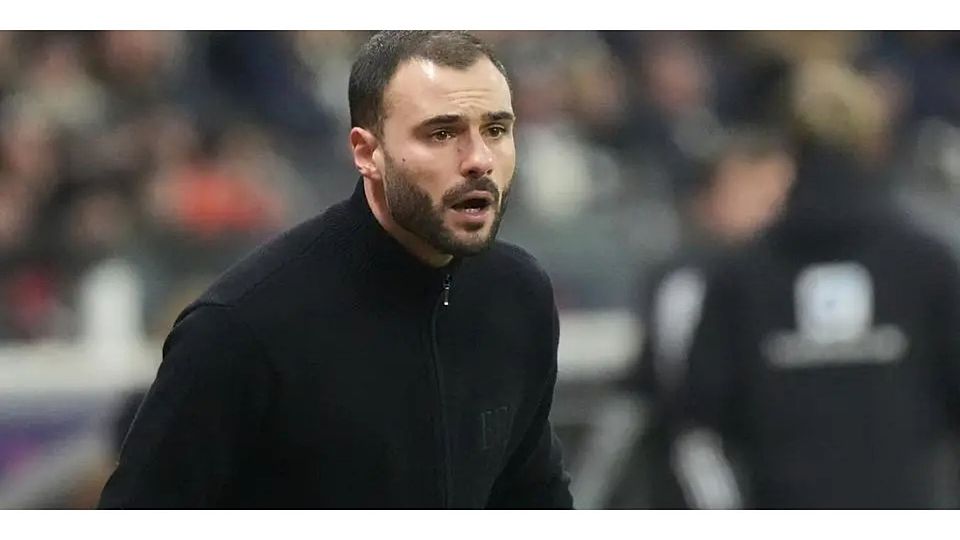Einst Interimstrainer von Eintracht Frankfurt, trifft Dennis Schmitt mit der U21 in der Fußball-Hessenliga nun auf den SC Waldgirmes. (Archivfoto) © Marc Schueler