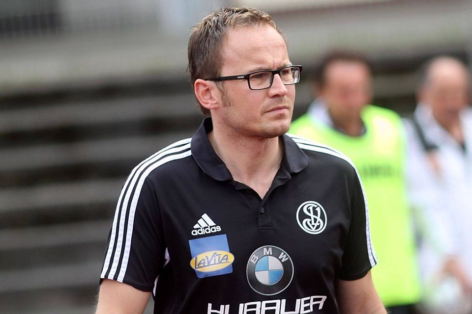 Florian Baumgartl feierte beim 0:5 gegen Burghausen sein Debüt auf der Trainerbank.  F: Herrmann