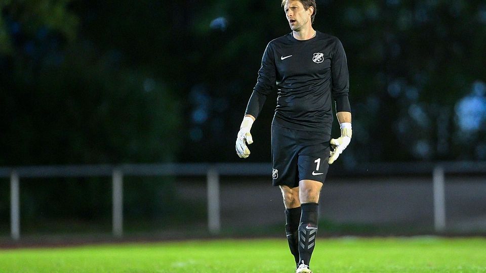 „In der Liga kann sich keiner wirklich sicher sein – am Ende gewinnt die Mannschaft, die weniger Fehler macht“, sagt KSC-Spielertrainer Maximilian Riedmüller.