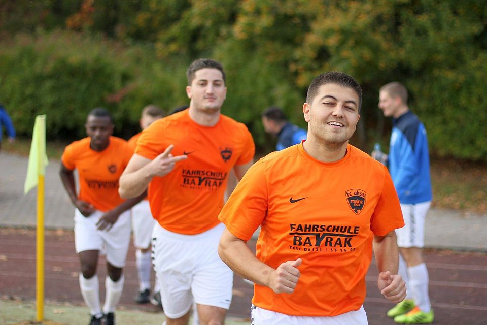Der FC Aksu-Diyar hat gut lachen. Nach dem 2:1 Sieg in Saulheim steht das Team weiter ganz vorne in der Tabelle. Archivfoto: Doganci