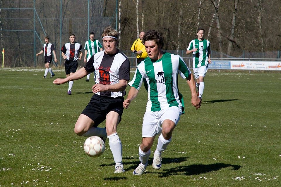 Der TSV Stulln (grün) hatte gegen die SpVgg Bruck alles im Griff Foto: Thomas Starringer