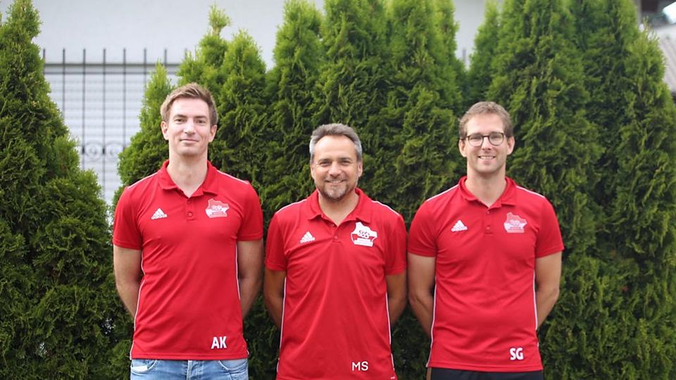 von links nach rechts: Trainer 2. Mannschaft Andreas Kreis, Trainer 1. Mannschaft Michael Staggat, Torwarttrainer Stefan Gillich
