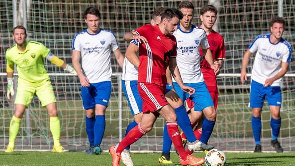 Alle Augen auf den Neuen: Alban Ramaj (vorne) gab ein erfolgreiches Debüt im Trikot des TSV Lengfeld. 