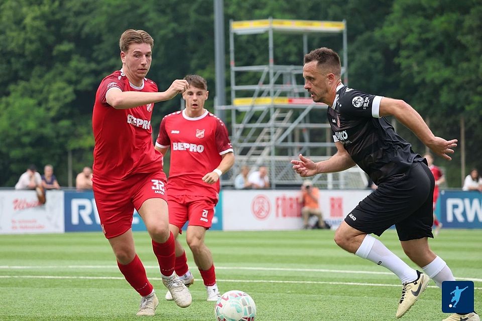 Marcel Platzek (r.) könnte mit RWE II in die Relegation rutschen. 